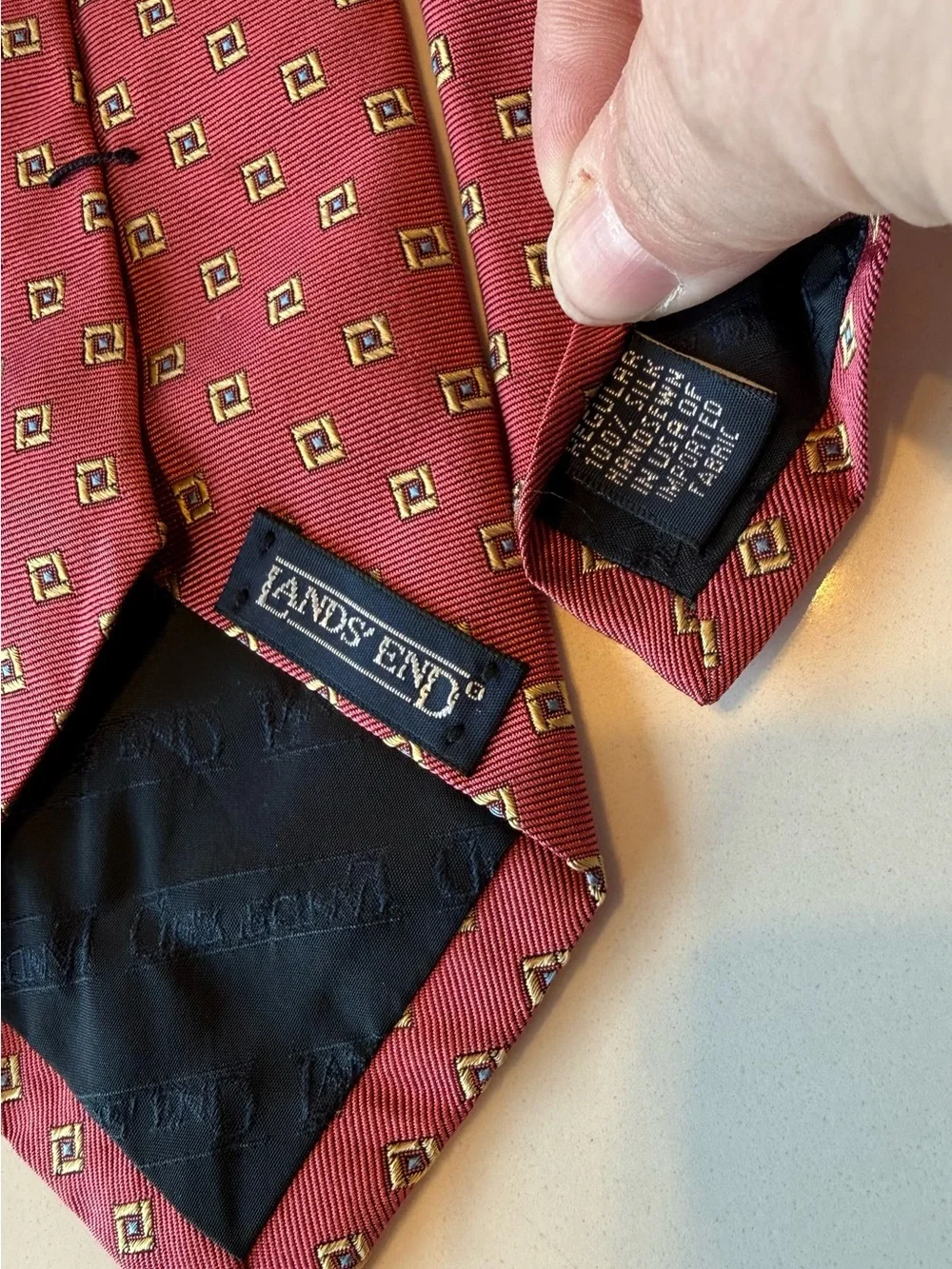 Lands’ End Men’s 100% Silk Tie Red Geometric Handsewn NWT 59”